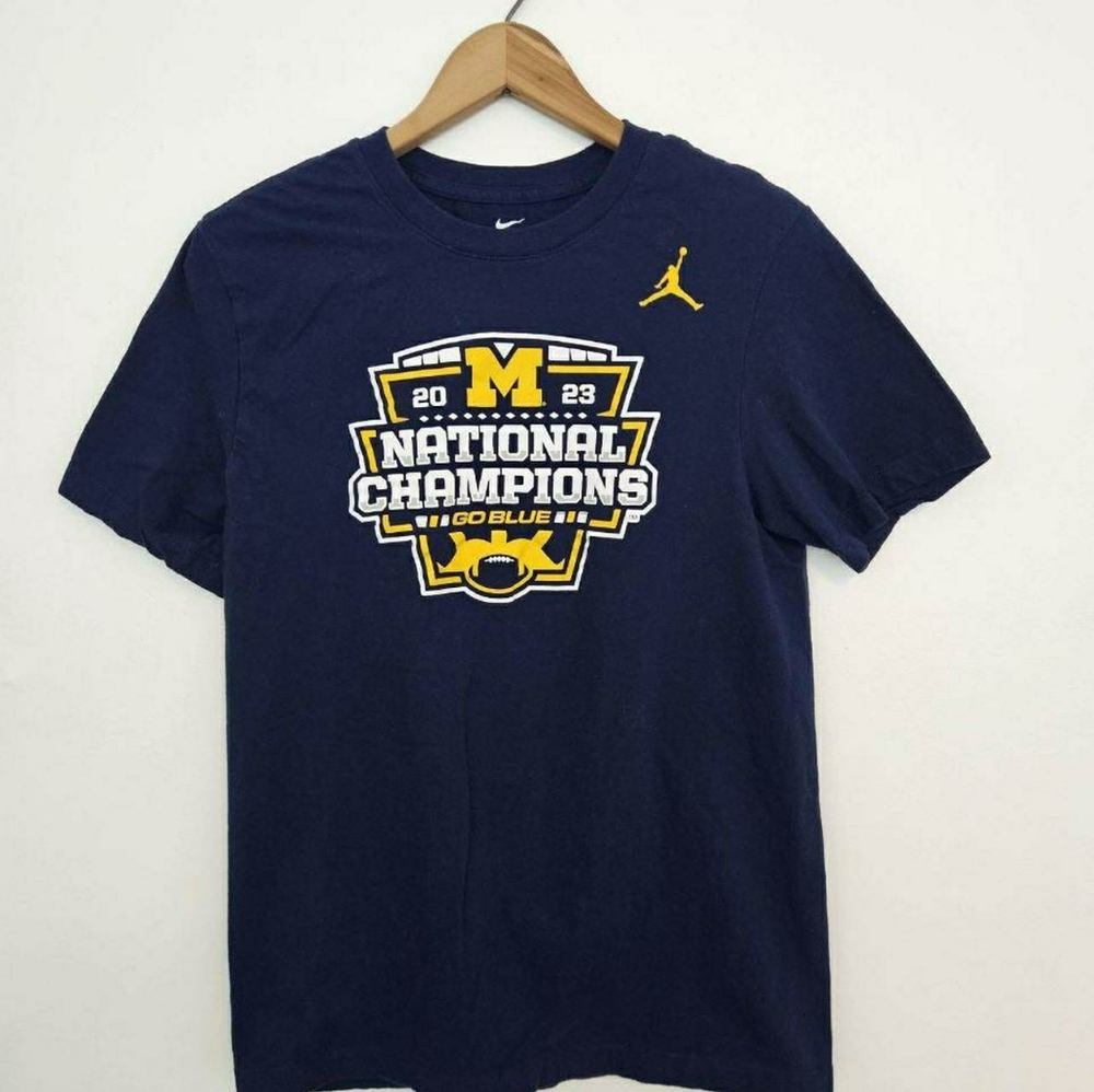 Nike Michigan Navy Blue Yellow Tee S Small